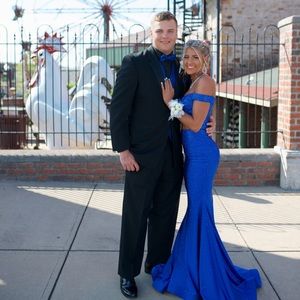 Mori Lee Blue Prom dress! Size 2!